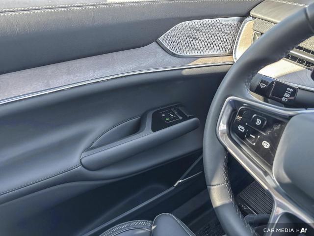 Photo 18 of 26